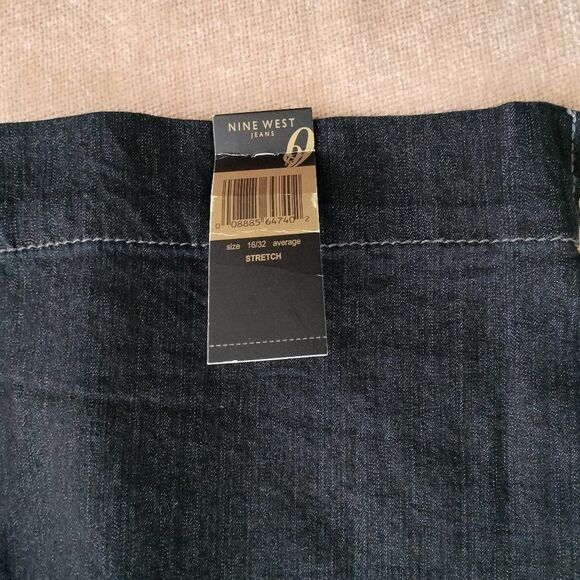NWT Nine West Style Melanie Skimmer Missy Women Size 16/32 Average Capri Jeans - Picture 12 of 13